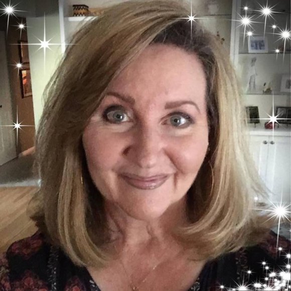 Meet your Posher, Julie - Picture 2 of 3